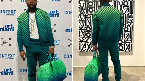 floyd mayweather louis vuitton outfit|Floyd Mayweather rocks £3,200 reversible Louis Vuitton outfit .